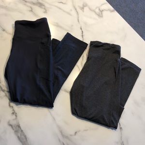 2 pairs of grey capri Leggings